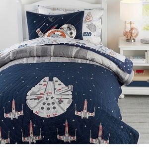 Pottery barn Star Wars Full/Queen size quilt, 2 pillow case and BB8 pillow.